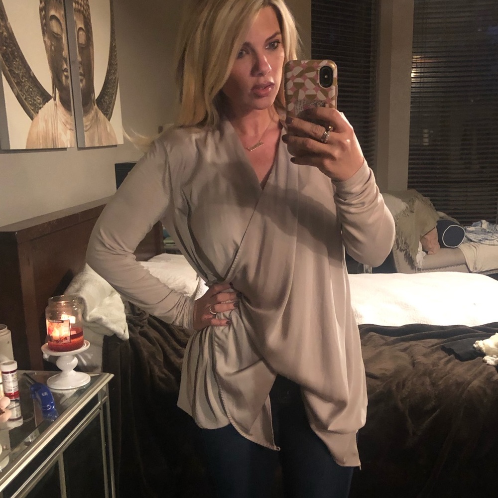 Champaign Lysse wrap blouse .